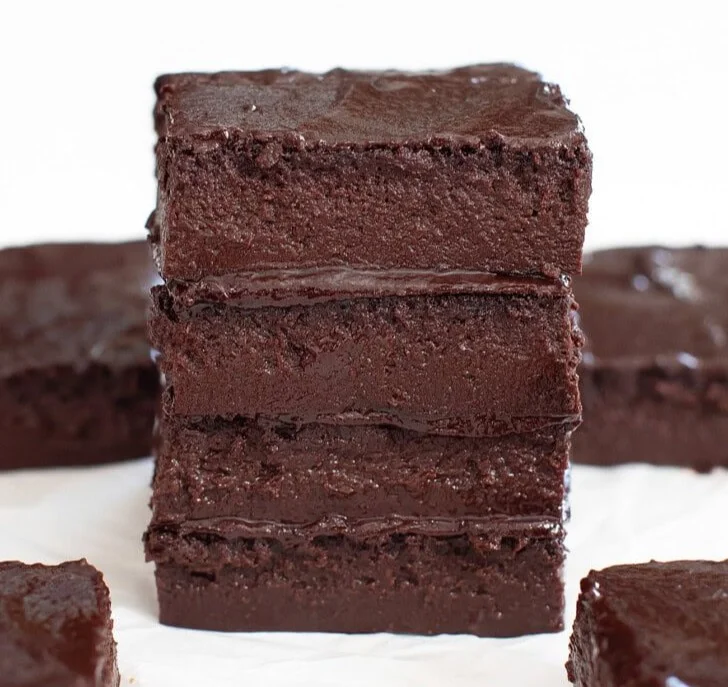 Brownies di ricotta salutari preparati con 4 ingredienti