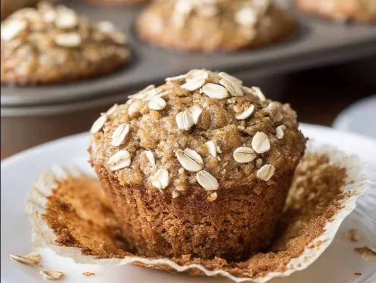 Muffin di Avena Sani freschi e salutari su un piatto