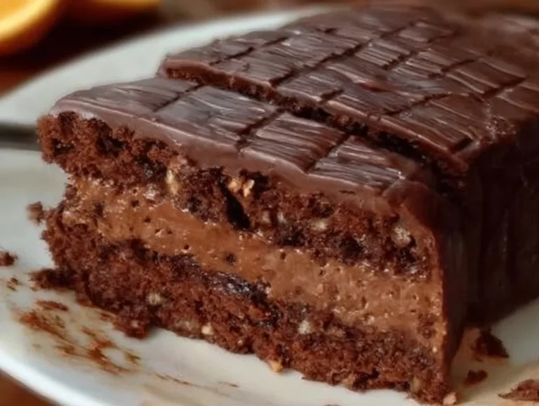 Torta cioccolato e arancia leggera senza glutine decorata per festa