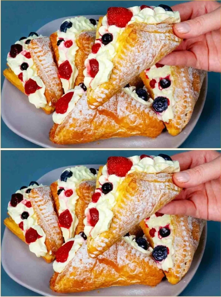 Triangoli di pasta sfoglia ripieni di crema serviti su un piatto