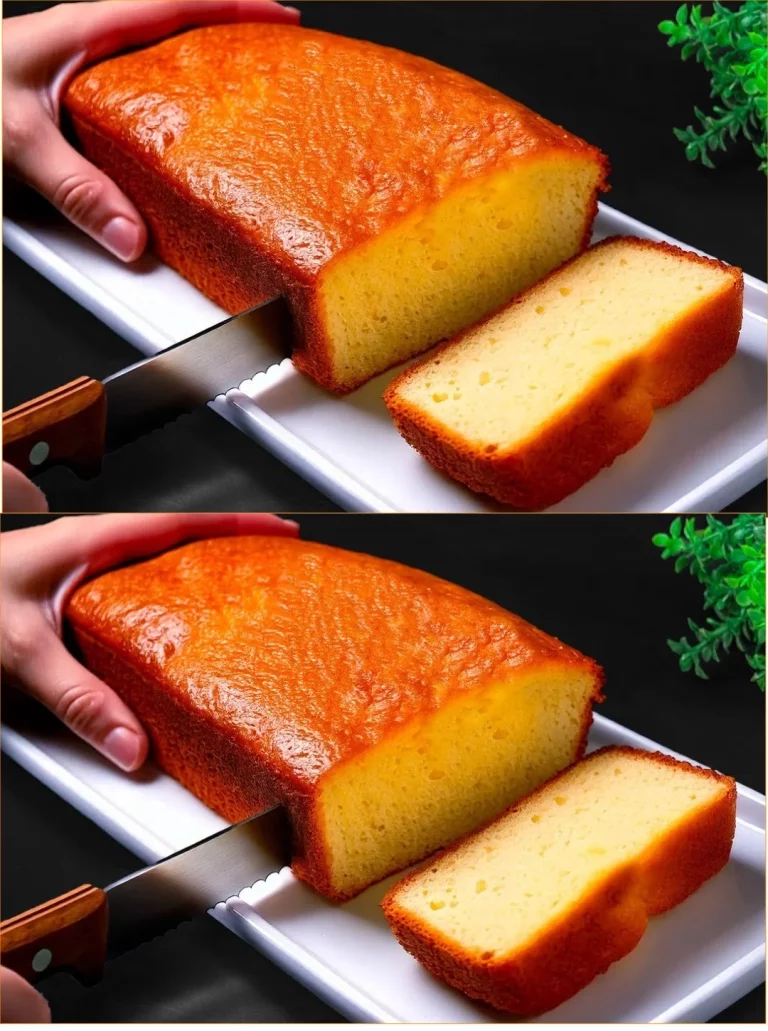 Fetta di torta di avena e mela su un piatto decorato