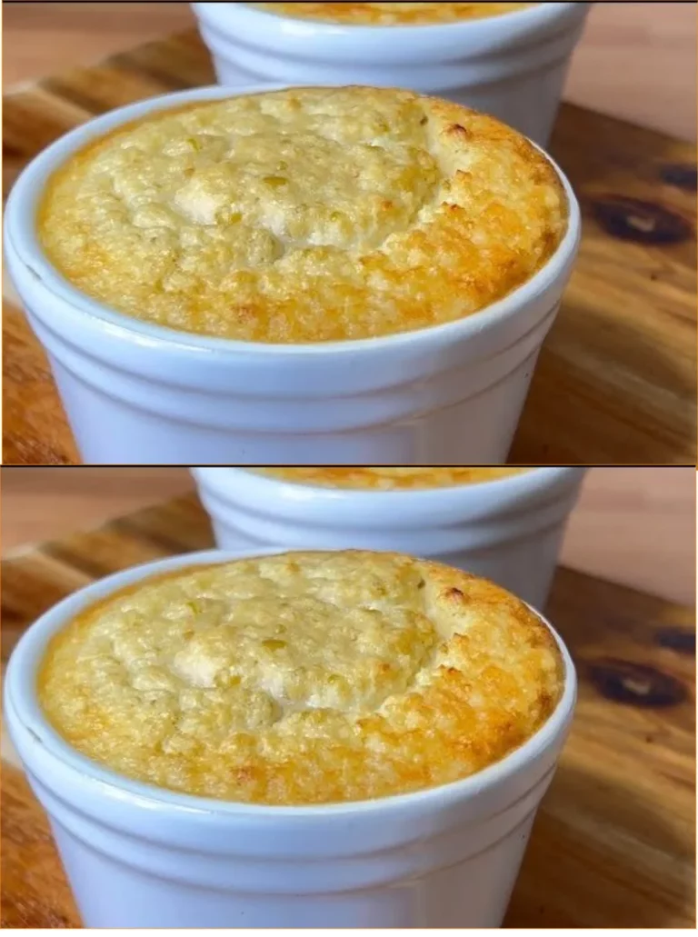 Fetta di torta di mele con 3 ingredienti su un piatto